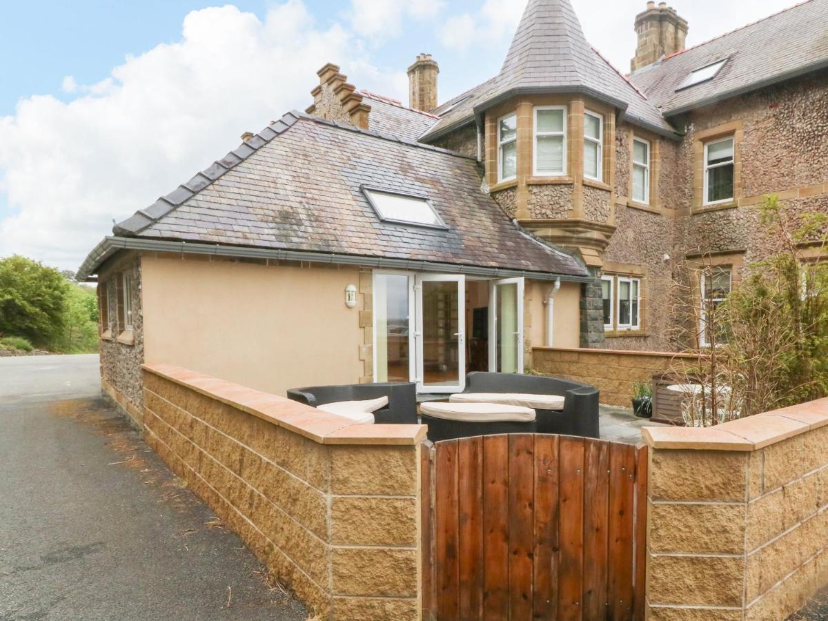 On The Straits Villa Menai Bridge Exterior photo